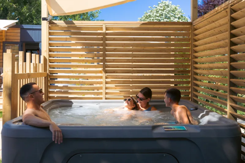 Premium - 2 Chambres Avec Spa - 33M² (- 3Ans)+Tv + Terrasse