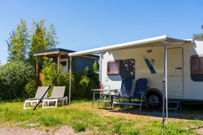 Emplacement 'Prestige' (Caravane / Campingcar, Attention: Pas De Tente)