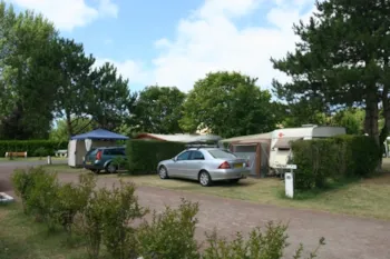 Pitch - Nature Package Without Electricity (1 Tent, Caravan Or Motorhome / 1 Car) - Flower Camping Le Nauzan Plage