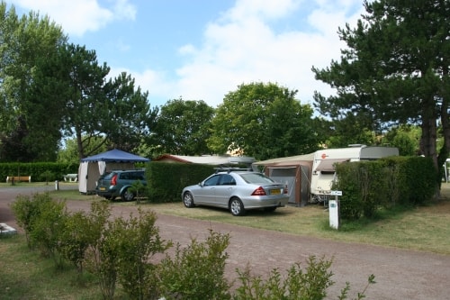Forfait Nature Sans Électricité (1 Tente, Caravane Ou Camping-Car / 1 Voiture)