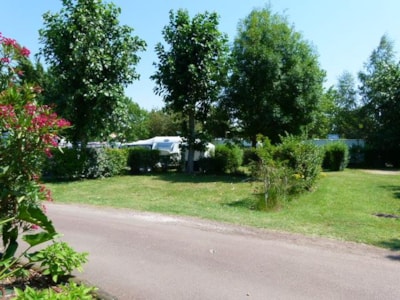 Comfort Package (1 tent, caravan or motorhome / 1 car / electricity 10A)
