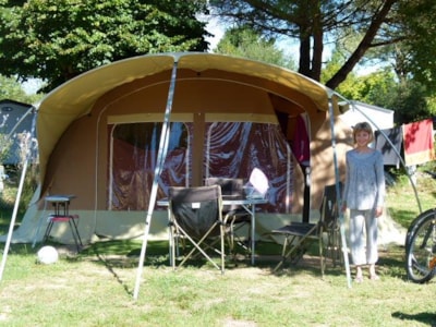 Comfort Package (1 tent, caravan or motorhome / 1 car / electricity 10A)