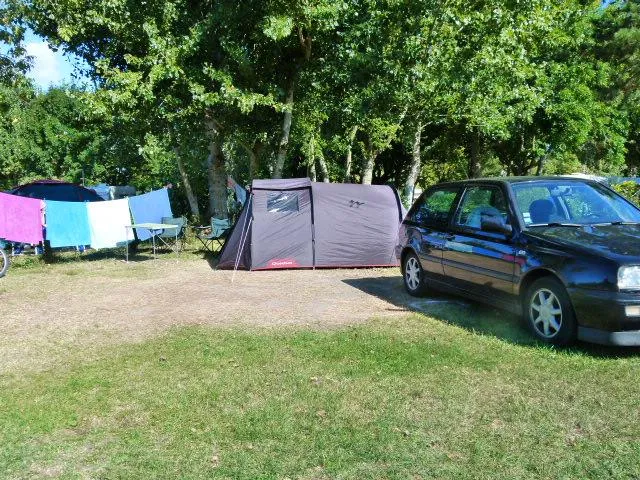 Forfait Confort (1 Tente, Caravane Ou Camping-Car / 1 Voiture / Électricité 10A)