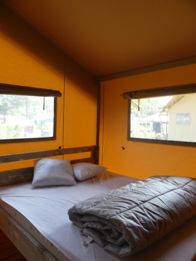 Tente Woody Premium +38m² -  2 bedrooms + sheltered terrace + TV