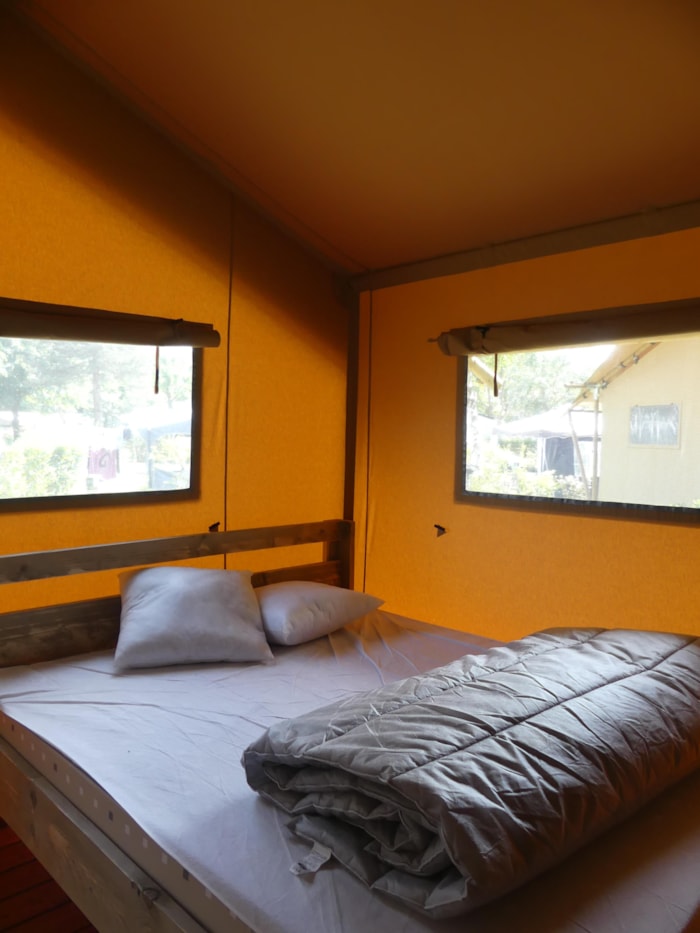 Tente Woody Premium 38M² - 2 Chambres + Terrasse Couverte + Tv