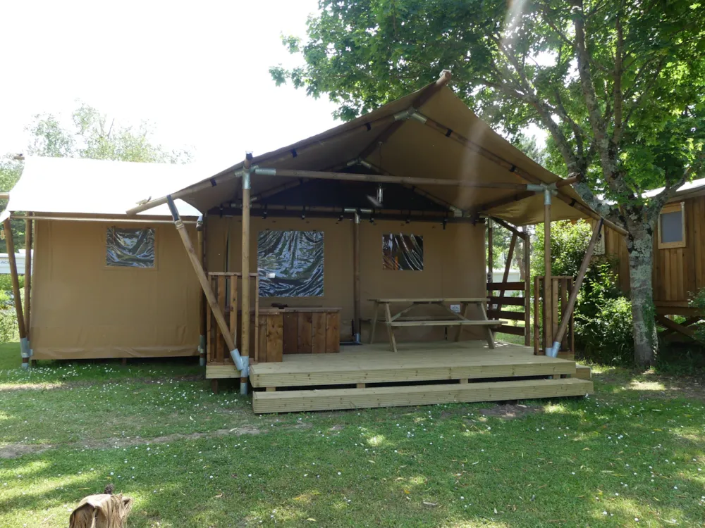 Huuraccommodatie(s) - Tent Luxury Lodge Premium 40M² -  2 Slaapkamers, Overdekt Teras  + Tv - Flower Camping Le Nauzan Plage