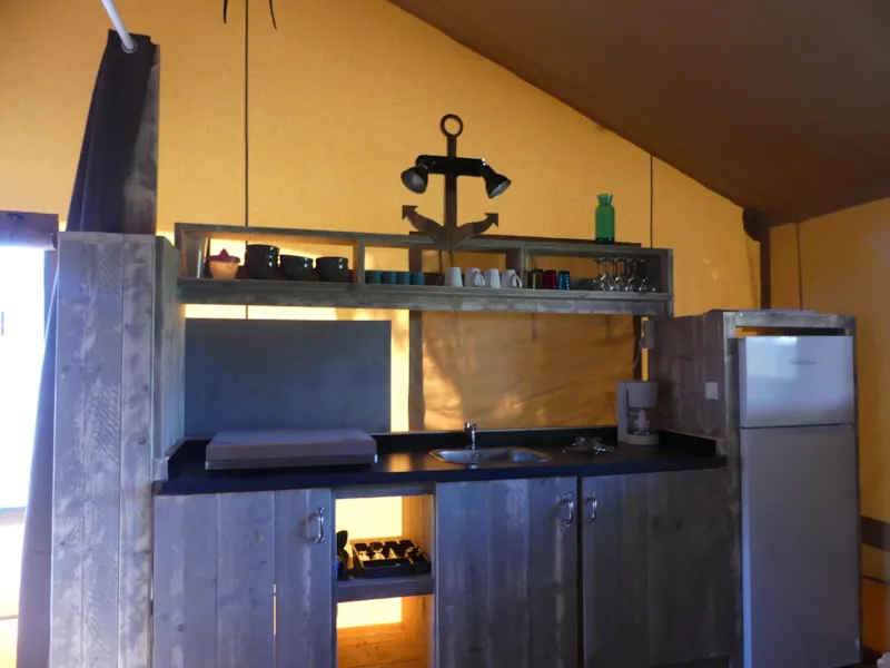 Tente Luxury Lodge Premium 40M² - 2 Chambres + Terrasse Couverte  + Tv