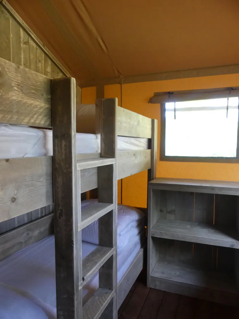 Tente Luxury Lodge Premium 40M² - 2 Chambres + Terrasse Couverte  + Tv