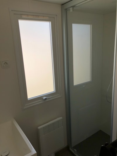 Mobile-home Premium 25m² - 2 bedrooms + sheltered terrace + TV + Dishwasher