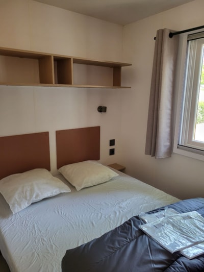 Mobile-home Premium 29m² - 3 bedrooms - Half-covered terrace + Dishwasher + TV