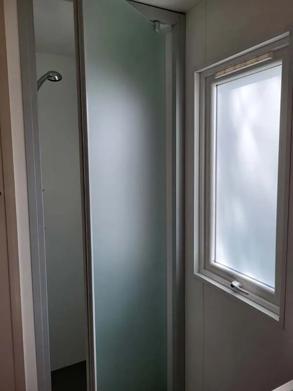 Mobil-Home Premium 29M² - 3 Chambres - Terrasse Semi-Couverte + Lave-Vaisselle - Tv