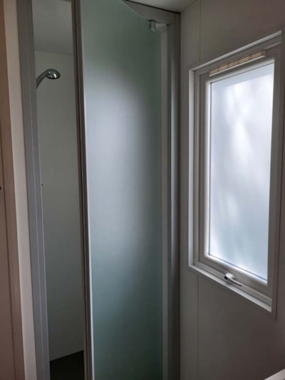 Mobile-home Premium 29m² - 3 bedrooms - Half-covered terrace + Dishwasher + TV