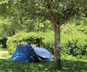 Stellplatz - Stellplatz Pauschale Wanderer Oder Radfahrer Mit Zelt - Camping de l'Allée