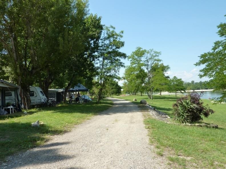 Camping LA CHAPOULIÈRE — Photo 3
