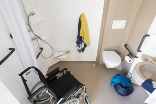 Huuraccommodatie(s) - Stacaravan Voor Mensen Met Beperkte Mobiliteit- Les Faïsses - image n°3 - Camping LA CHAPOULIÈRE