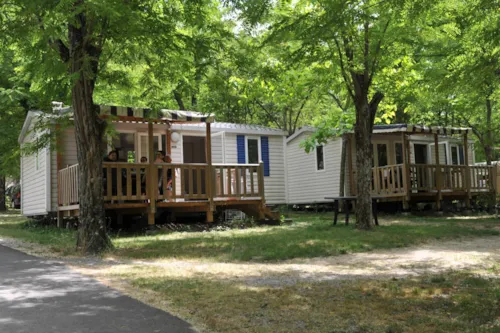 Location - Mobil-Home Confort- Le Village - image n°3 - Camping LA CHAPOULIÈRE