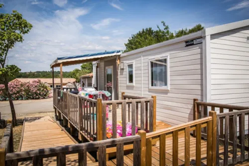 Huuraccommodatie(s) - Stacaravan Voor Mensen Met Beperkte Mobiliteit- Les Faïsses - image n°1 - Camping LA CHAPOULIÈRE