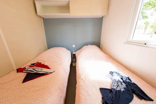 Mietunterkunft - Klassisches Mobilheim – 3 Schlafzimmer- Les Faïsses - image n°3 - Camping LA CHAPOULIÈRE