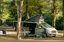 Kampeerplaats(en) - Onze Comfortplaatsen - 130M² - Camping LA CHAPOULIÈRE