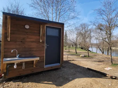 Pitches With River View And Private Bathroom