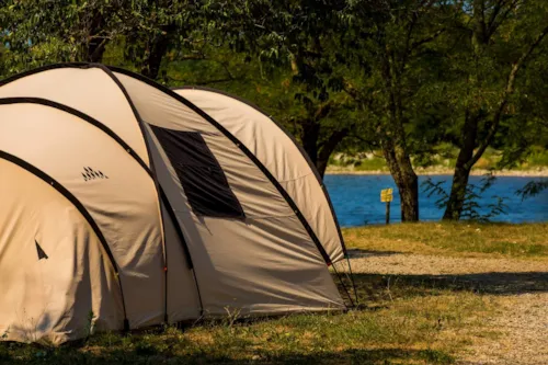 Stellplatz - Stellplätze Am Flussufer- Le Village - image n°1 - Camping LA CHAPOULIÈRE