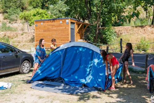 Emplacement - Emplacements En Bord De Rivière Et Sanitaire Privatif- La Rive - image n°6 - Camping LA CHAPOULIÈRE