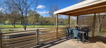 Location - Mobil-Home Confort Bord De Rivière - La Rive - Camping LA CHAPOULIÈRE