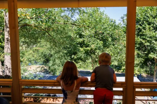Location - Cottage Bord De Rivière- La Rive - image n°2 - Camping LA CHAPOULIÈRE