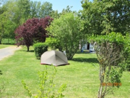 Pitch - Pitch Tent Package 1 Pers - Cyclo/Rando, Tent Without Auto And Without Electricity - Capfun - Camping Les Portes Du Beaujolais