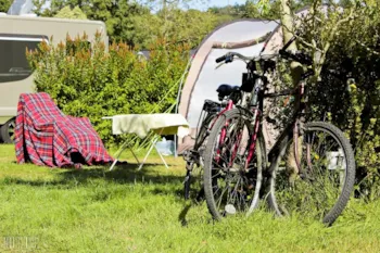 Stellplatz - Stellplatz Pauschale Wanderer Oder Radfahrer Mit Zelt - Camping La Baie de Terenez