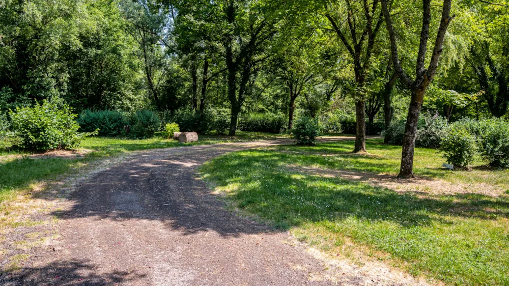 Emplacement - Forfait Rando : 1 Pers + 1 Tente - Camping Seasonova Vesoul