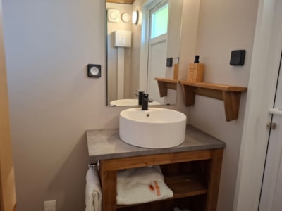 PREMIUM PACKAGE - private bathroom facilities (shower, toilet, sink), outdoor kitchen, electricity