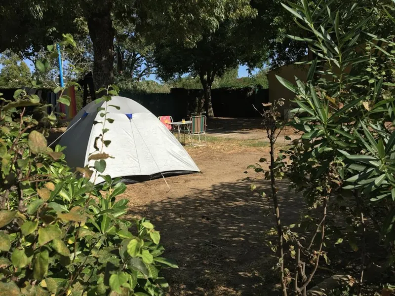 Camping-Car Jusqu'à 7M + Électricité + 2 Adultes + Taxes