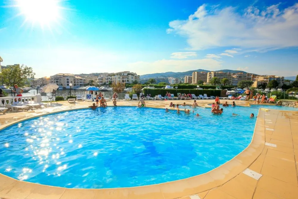 Bungalows du Golfe - Camping les Pruniers - image n°8 - UniversalBooking