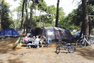 Comfort Package (1 tent, caravan or motorhome / 1 car / electricity 10A) — 2