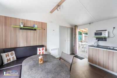 Mobile home Confort - 27.5m² (2 bedrooms) + 11m² semi-covered wooden terrace — 3