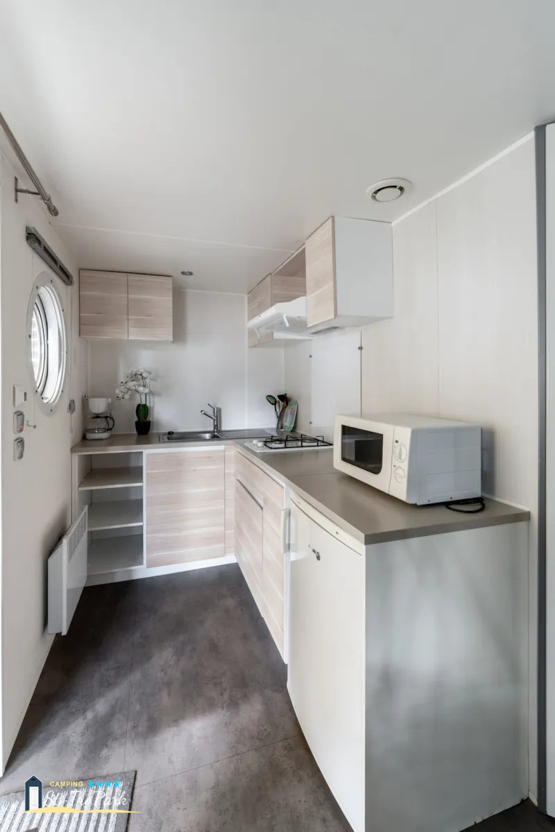 Mobil-Home Confort 18,60 M² (1 Chambre) + Terrasse Bois Semi-Couverte