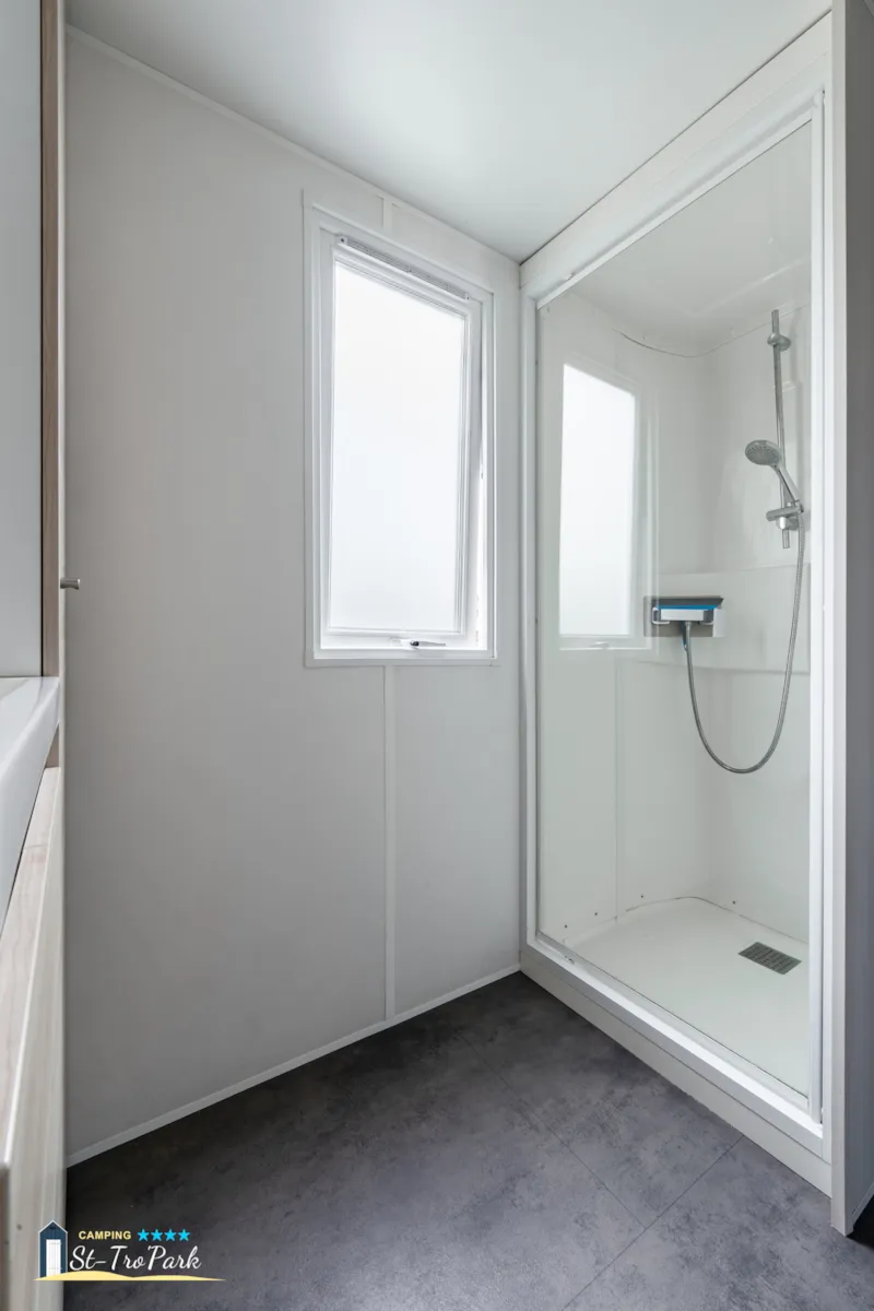 Mobil-Home Confort 18,60 M² (1 Chambre) + Terrasse Bois Semi-Couverte