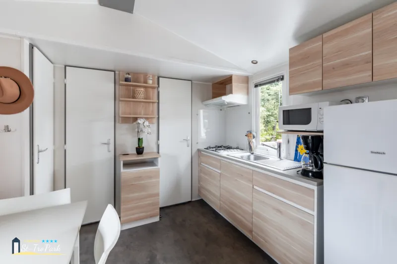 Mobilhome Confort 31M² (3 Chambres) + Terrasse Bois Semi-Couverte 15M²