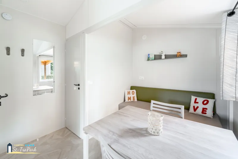 Mobil-Home Premium 19M² (1 Chambre) + Lave-Vaisselle + Terrasse Semi-Couverte 11M²