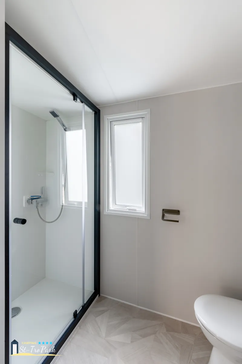 Mobil-Home Premium 19M² (1 Chambre) + Lave-Vaisselle + Terrasse Semi-Couverte 11M²