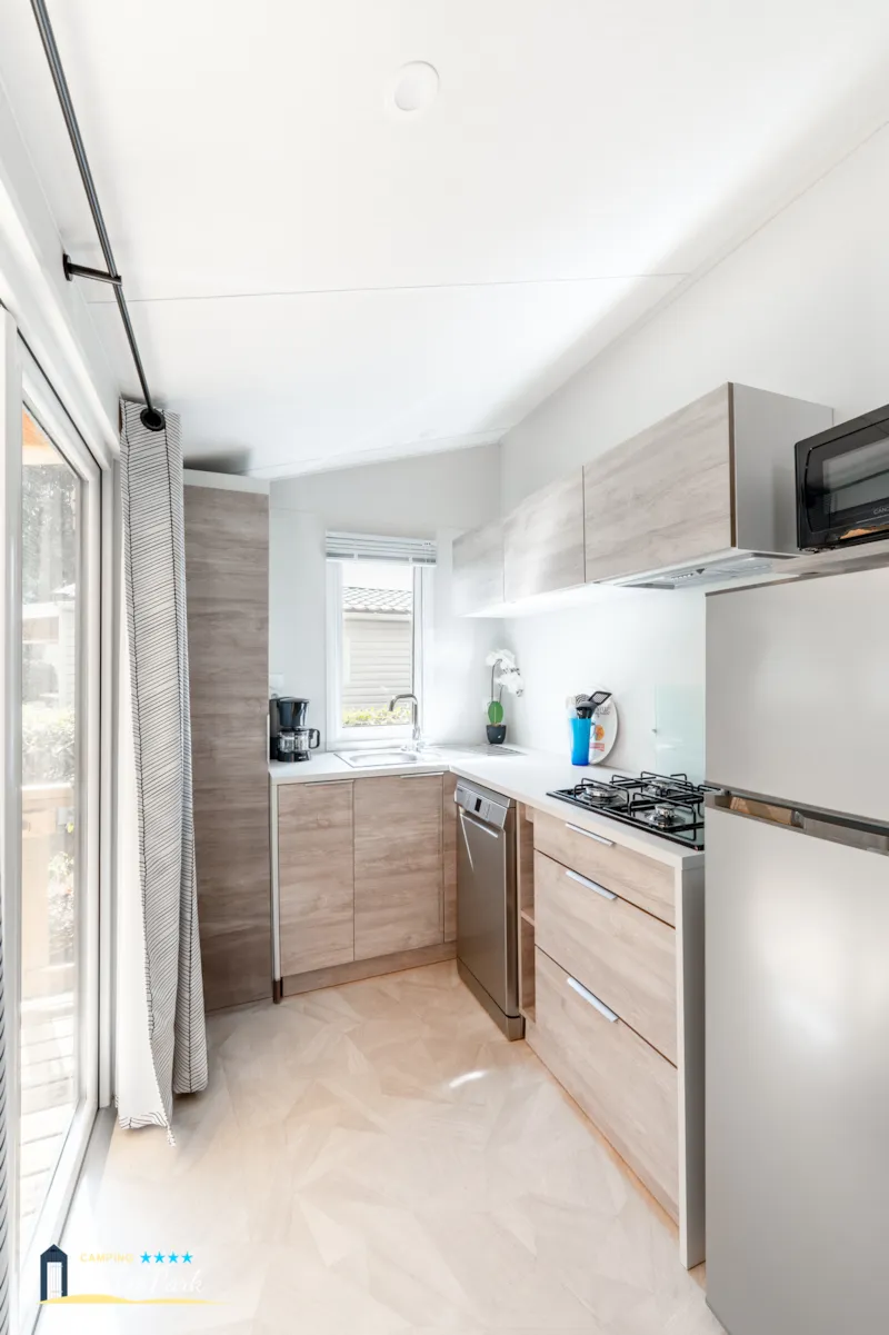 Mobil-Home Premium 19M² (1 Chambre) + Lave-Vaisselle + Terrasse Semi-Couverte 11M²