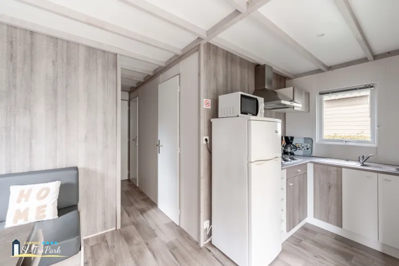 Chalet Confort 26.5M² (2 Chambres) + Terrasse Couverte + Tv