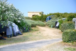 Kampeerplaats(en) - Standplaats 1 Auto + 1 Tent - Camping Les Baleines