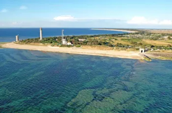 Camping Les Baleines - Ucamping