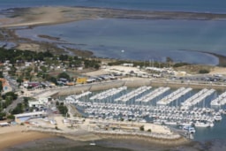 Camping Antioche d'Oléron - image n°41 - Roulottes
