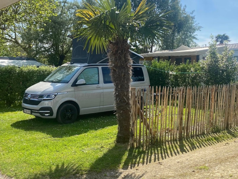 Forfait emplacement SANS electricité, 1 véhicule