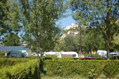 Package Pitch : 1 car + tent , caravan or camping-car + electricity 10A + water — 1