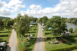 Kampeerplaats(en) - Forfait Confort : Auto + Tent Of Caravan Of Camper Met Services + Elektriciteit (6A) - Flower Camping l'Ile des Trois Rois