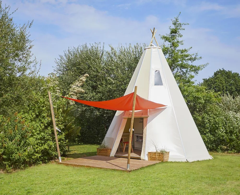 Location - Tipi 34M² + Terrasse Avec Auvent - Avec Sanitaires - Flower Camping l'Ile des Trois Rois